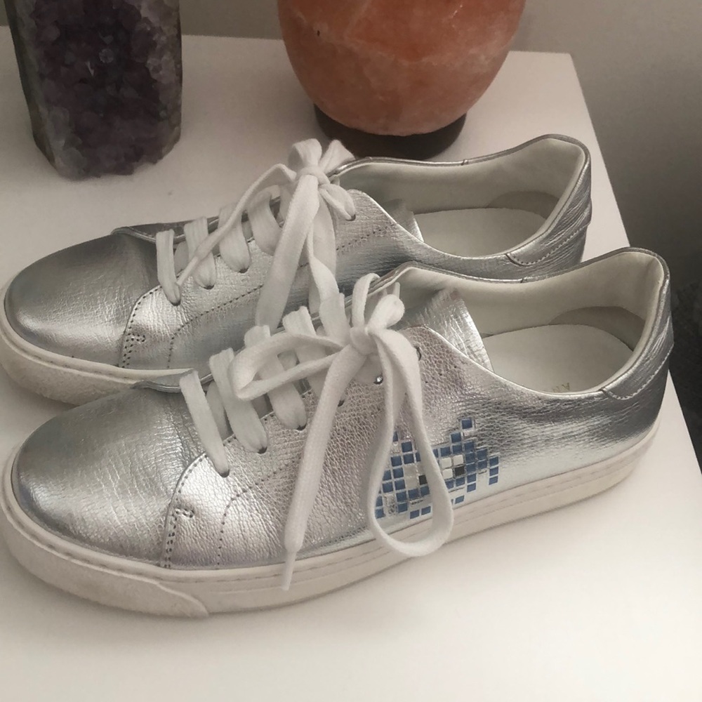 Anya Hindmarch Sneakers Silver Low top Sz: 37